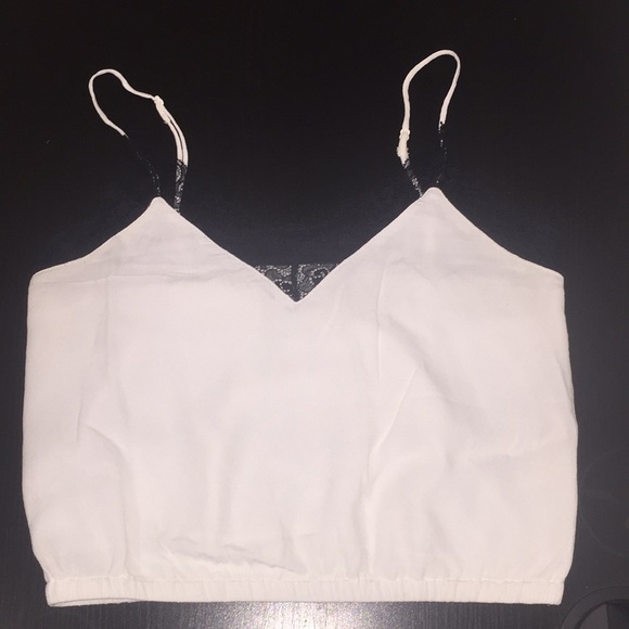Aritzia white and black lace cropped tank top - Picture 3 of 3